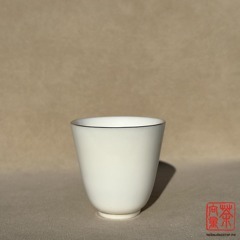 Фарфоровая пиалка ЧЖИ КОУ БЭЙ 直口杯